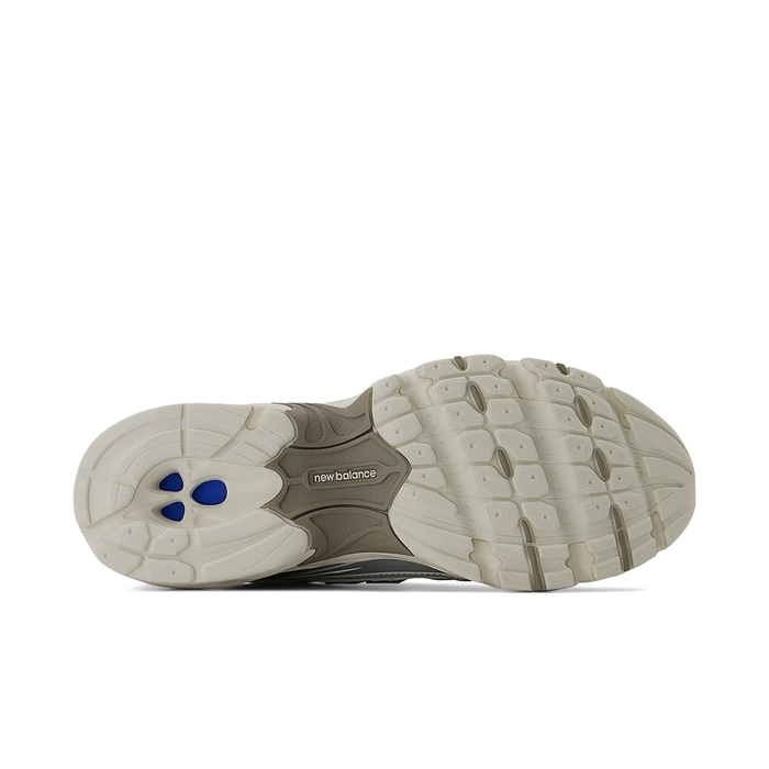 740 v1 'Sea Salt Arid Stone'