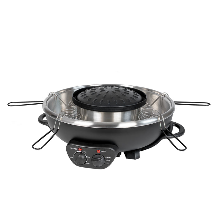Der Unold Asia Fondue Hot Pot verfügt über ein rundes Gehäuse aus Stahl mit einem schwarzen Bedienfeld, Temperaturreglern und vier an den Seiten befestigten Metallspießen. Er ist mit Griffen für einen einfachen Transport sowie einer zentralen schwarzen Grillplatte ausgestattet.