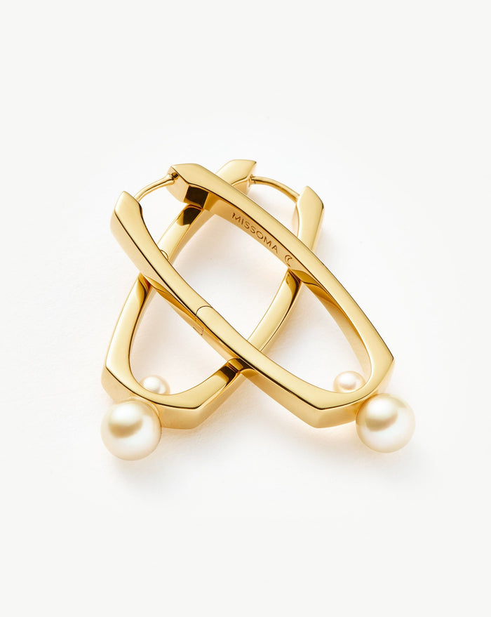 Button Pearl Ovate Hoop Earrings | 18ct Gold Plated/Pearl Earrings Missoma