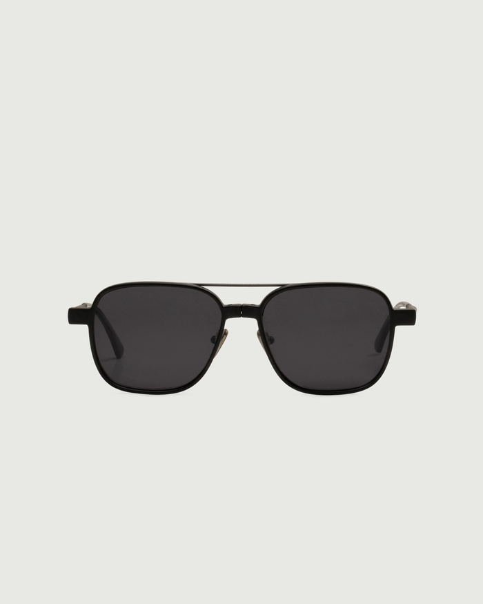 Gunmetal-Midnight Polarized::Chase Eyeglasses pilot Black metal front