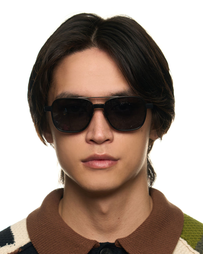 lifestyle-Gunmetal-Midnight-Polarized::men Chase Sunglasses pilot black metal