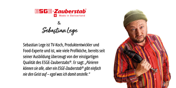 Ein Mann mit grüner Mütze und beigem Hemd hält den Unold ESGE-Zauberstab E 120 Select + Magic Fusion Anthrazit Mixer. Der deutsche Text hebt die Empfehlung des Fernsehkochs Sebastian Lege und die einzigartige Qualität des Produkts hervor.