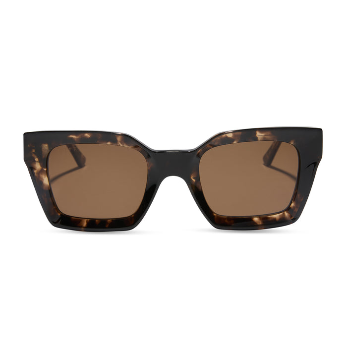 diff eyewear featuring the greer square sunglasses with a espresso tortoise frame and brown gradient polarized lenses front view