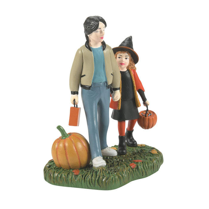 Hot Properties Village | Max & Dani Trick or Treat | Village Figures