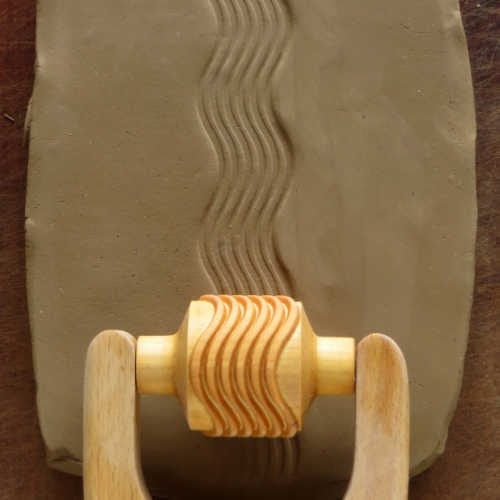 RM017 Wavy lines