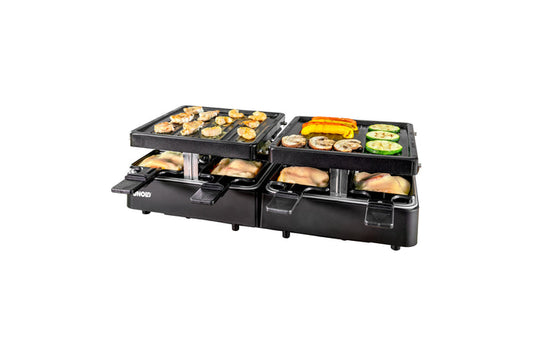 Das ausziehbare Raclette von Unold ist ein elektrischer Tischgrill mit zwei Abschnitten zum Grillen von Garnelen, Hühnchen, Gemüse und Käse auf oberen Platten und Fleisch in unteren Schalen, isoliert auf weißem Hintergrund dargestellt.