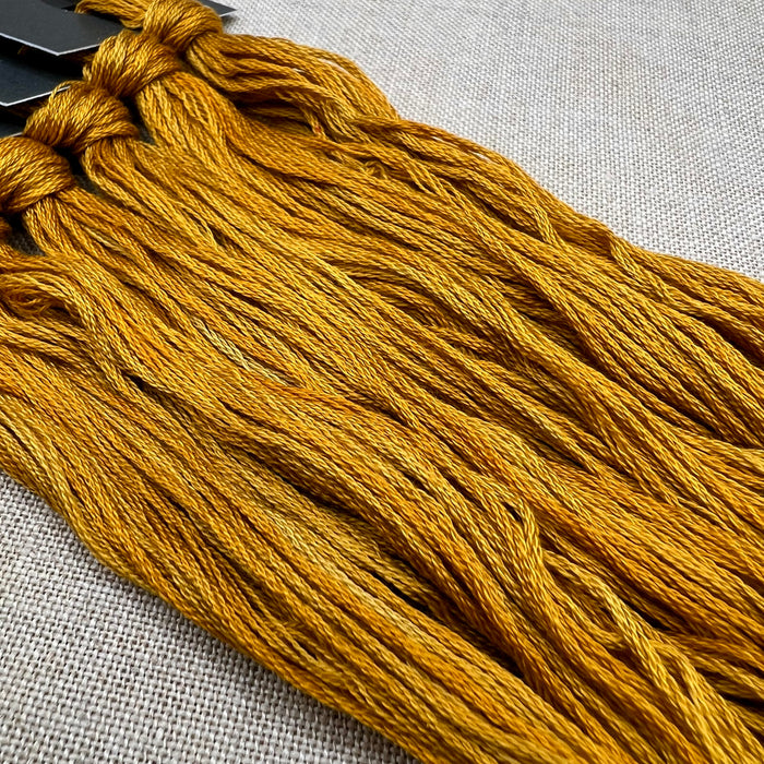 Roxy Floss Collection 8yd Medallion
