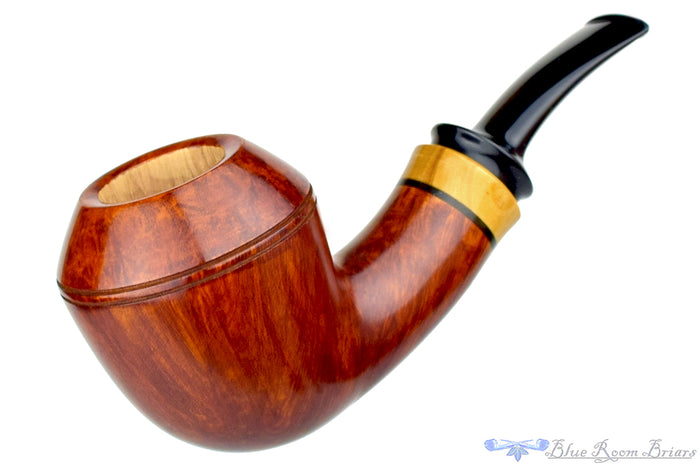 Blue Room Briars is proud to present this Sergey Cherepanov Pipe Rhodesian with Boxwood