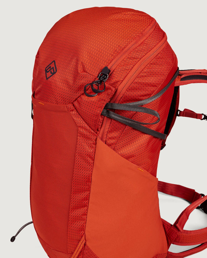 a1467_679_valorous_pack_28l_red_e_1743631483000