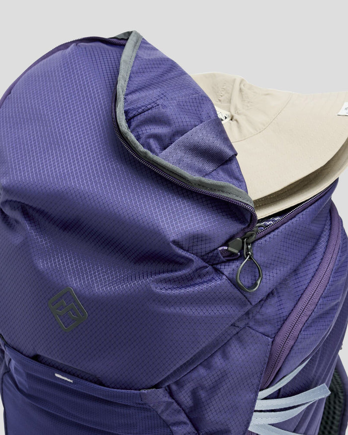 a1470_ofc_valorous_womens_pack_38l_h_1743631453000